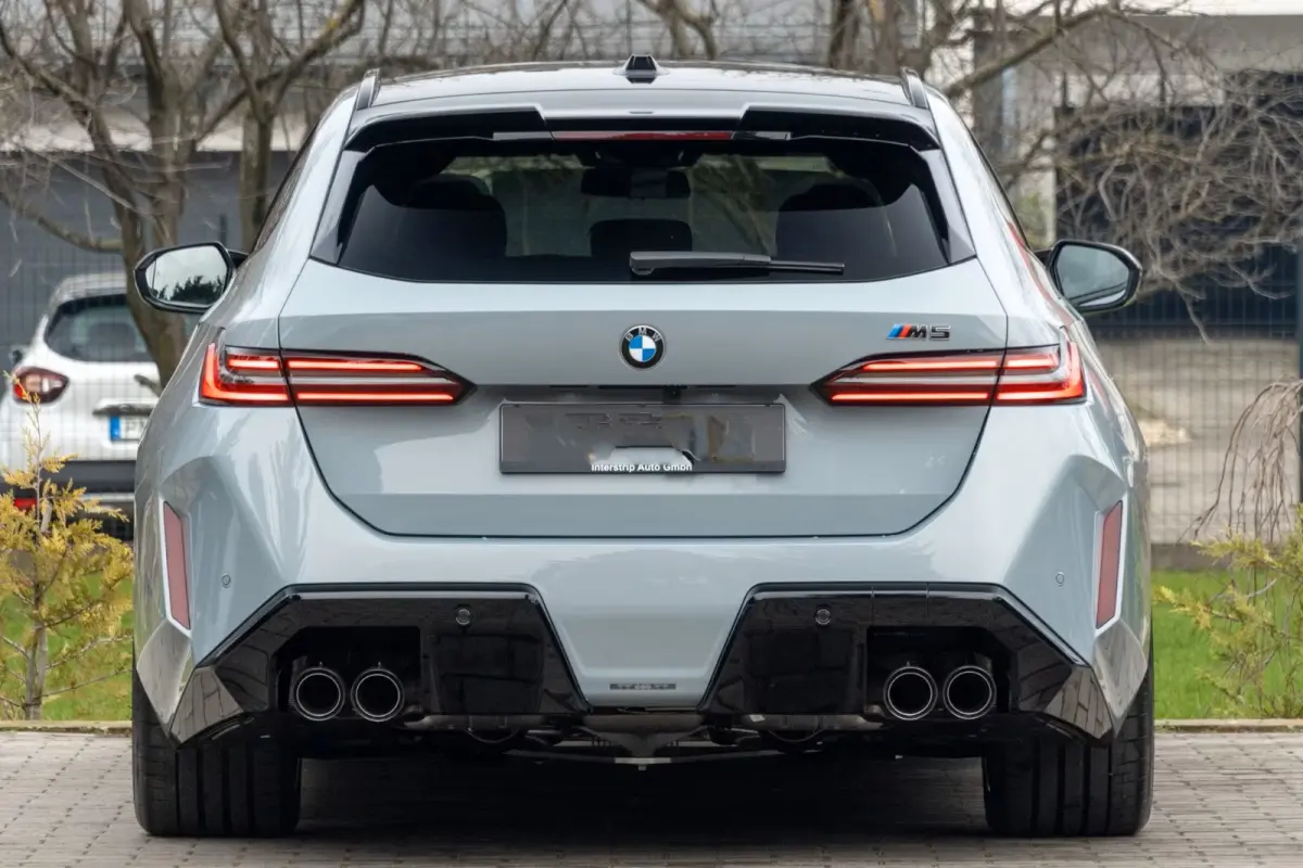 M5 ** DRIV. ASS+, M-REM, PANO, TREKH, ICONIC GLOW, MERINO LEDER, 21 INCH LMV ** 1e EIG - UNFALLFREI - Ex BMW AG ** ** INFORMEER OOK NAAR ONZE AANTREKKELIJKE FINANCIAL-LEASE TARIEVEN **
