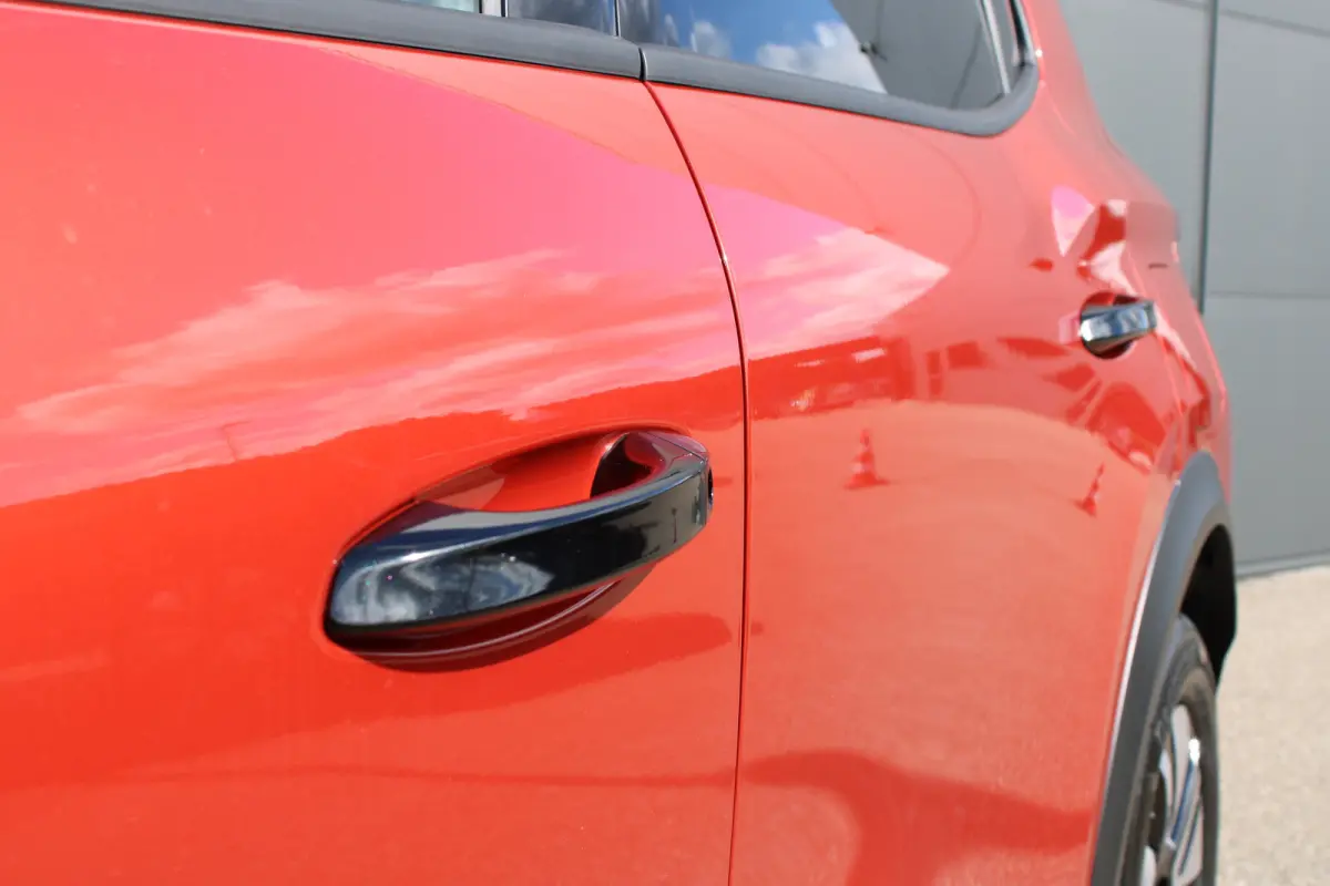 GS - | 11 kW boordlader | 17" Lichtmetalen velgen in Zwart met 215/60 R17 banden | Achteruitrijcamera