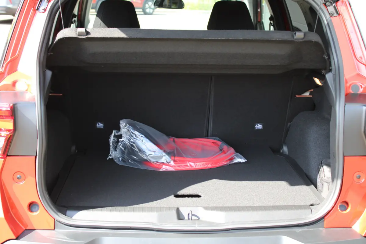 GS - | 11 kW boordlader | 17" Lichtmetalen velgen in Zwart met 215/60 R17 banden | Achteruitrijcamera