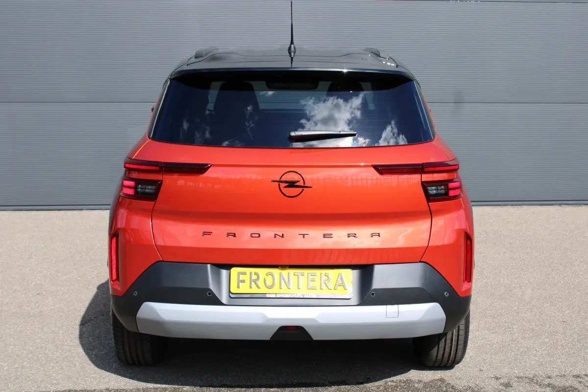GS - | 11 kW boordlader | 17" Lichtmetalen velgen in Zwart met 215/60 R17 banden | Achteruitrijcamera