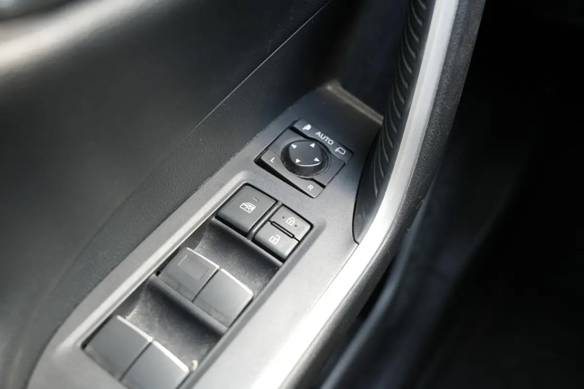 2.5 Hybrid AWD Business Intro