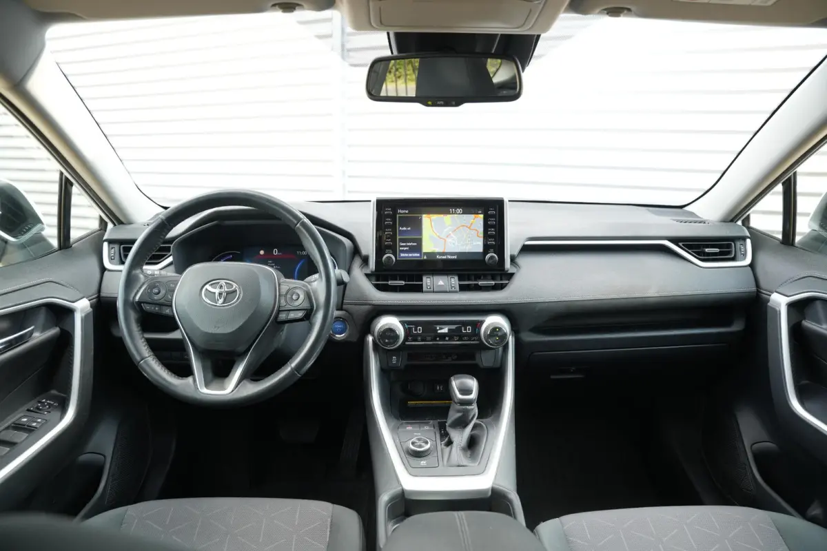 2.5 Hybrid AWD Business Intro