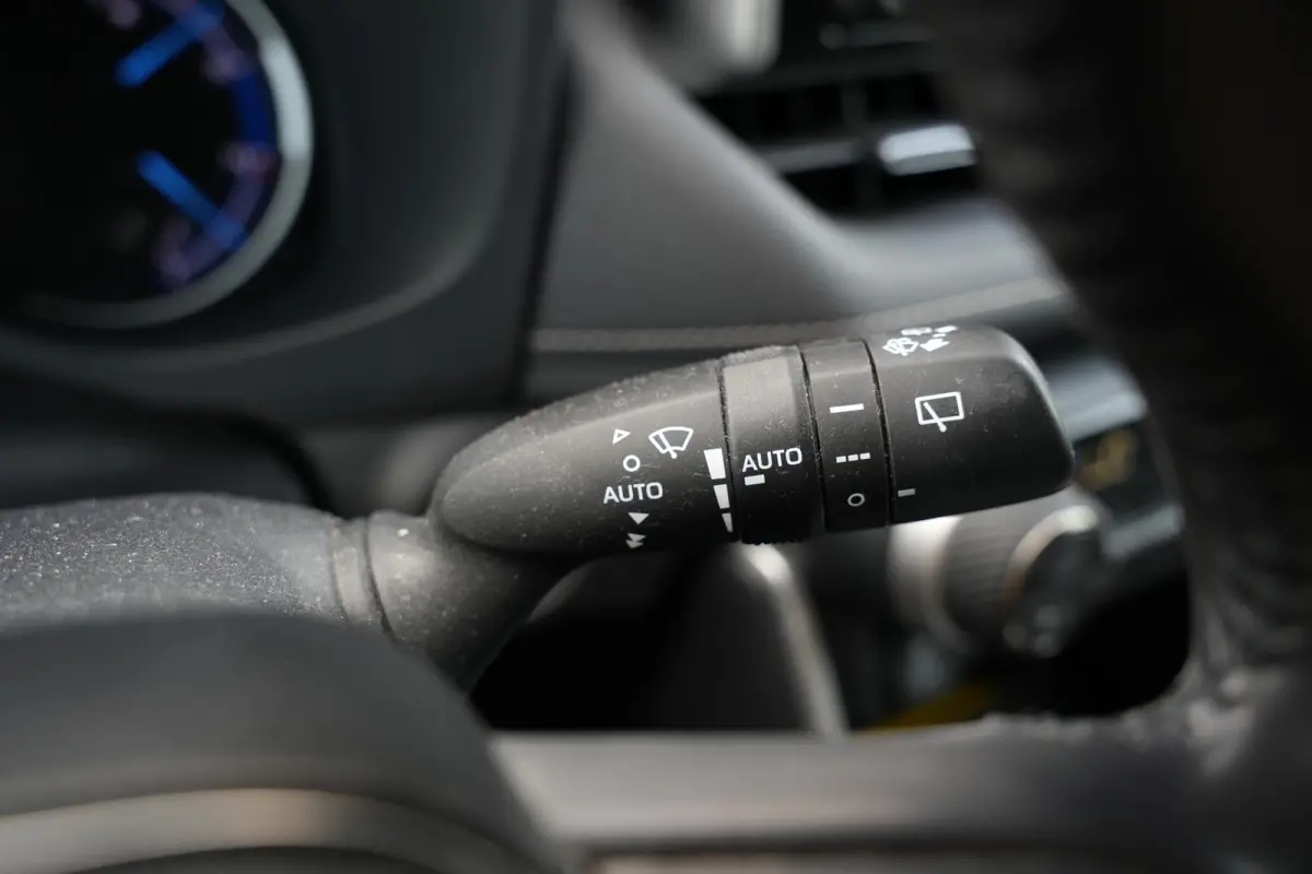 2.5 Hybrid AWD Business Intro
