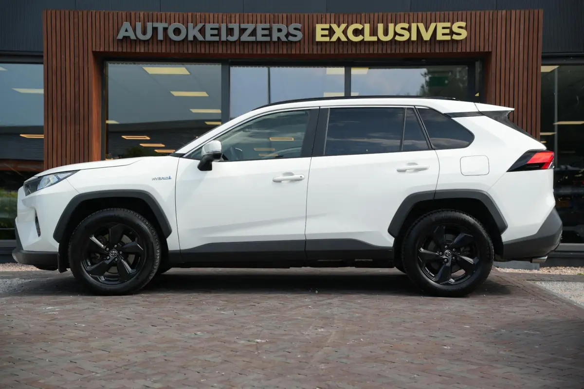 2.5 Hybrid AWD Business Intro