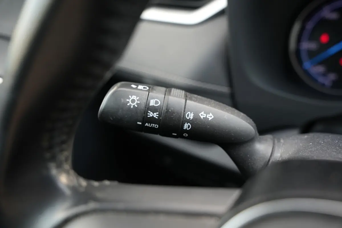 2.5 Hybrid AWD Business Intro