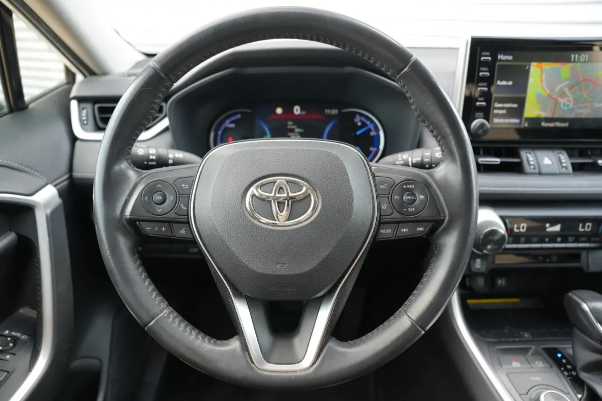 2.5 Hybrid AWD Business Intro