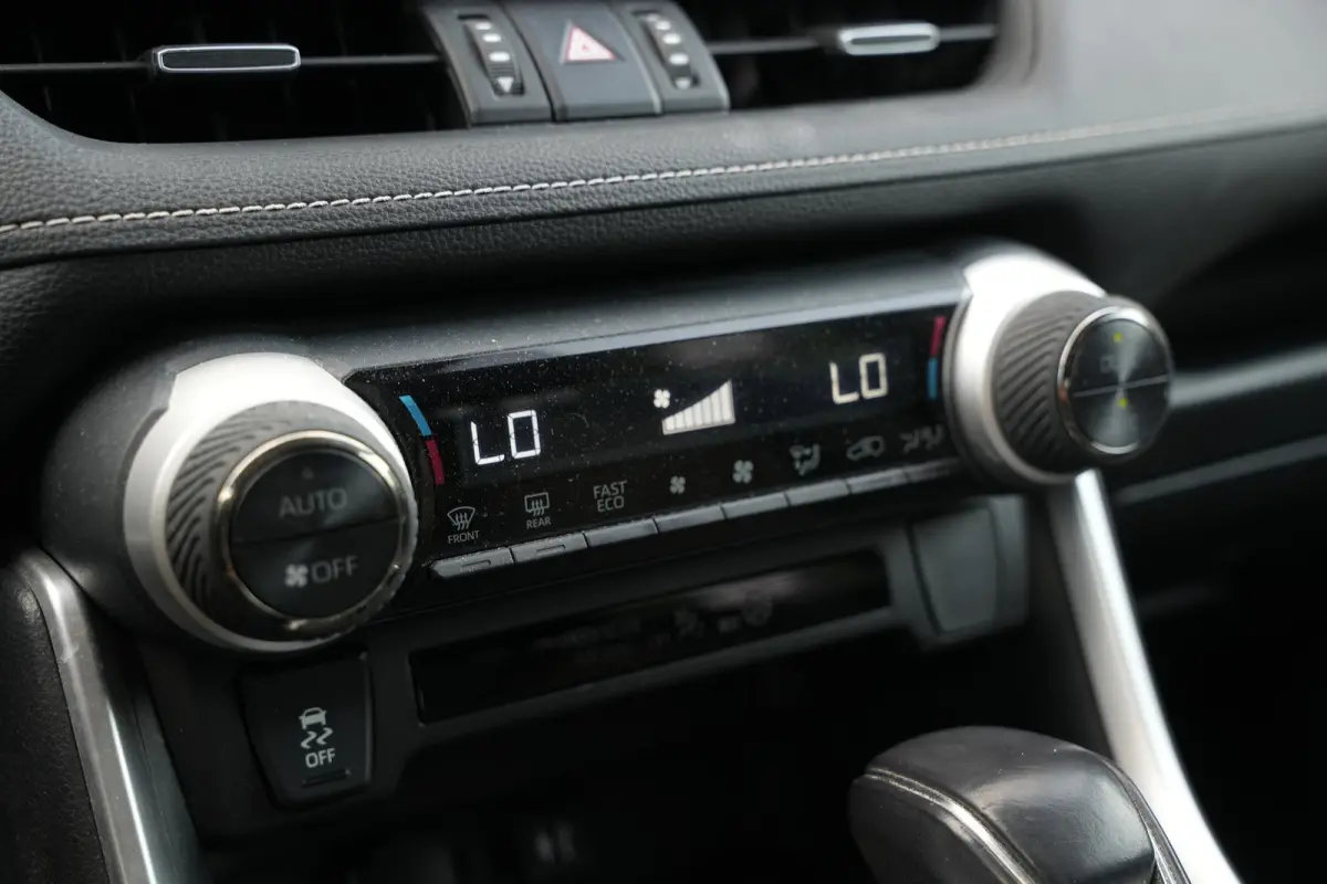 2.5 Hybrid AWD Business Intro