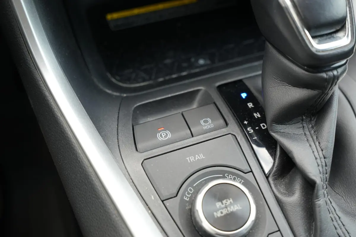 2.5 Hybrid AWD Business Intro