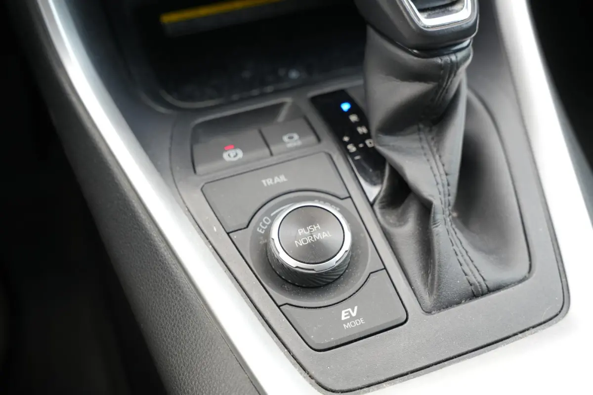 2.5 Hybrid AWD Business Intro