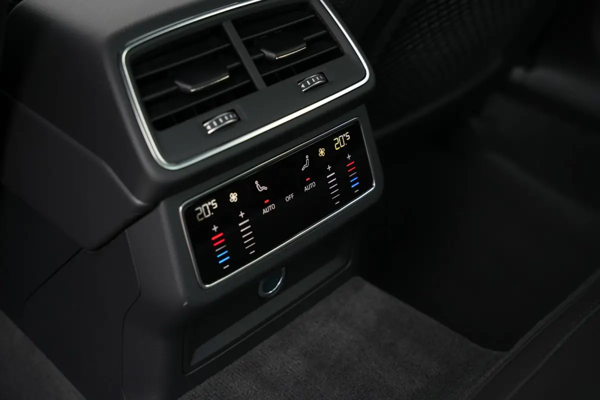 50 TFSI e quattro S edition Virtual Dash Memory Camera Stoelverw. Carplay 20''LM