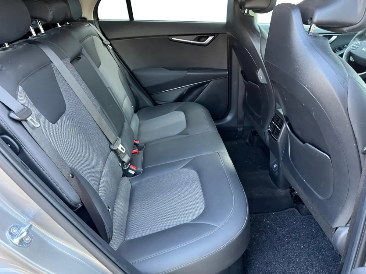 1.6 GDi Hybrid DynamicLine | Two-Tone | Trekhaak | Climate control | Navigatie | Cruise control