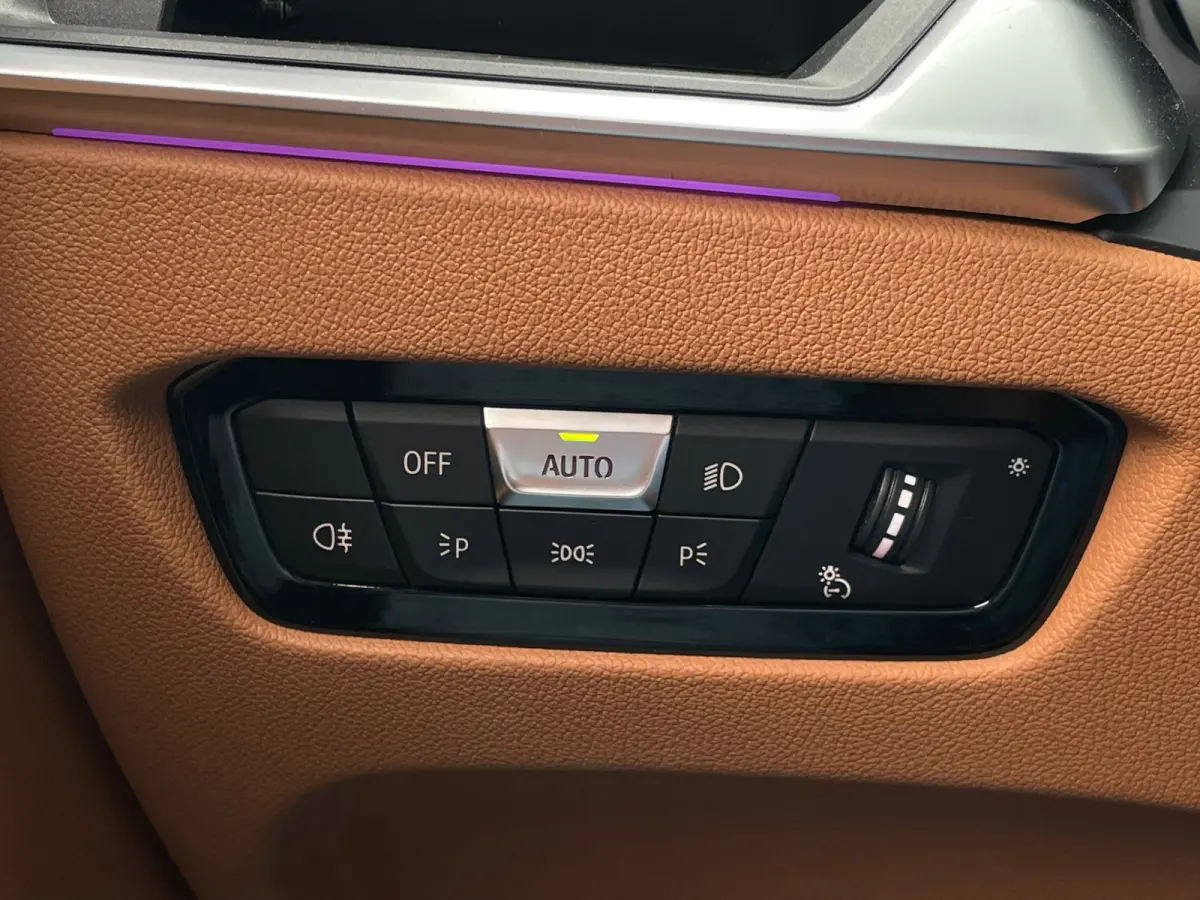 420i M-High Executive INDIVIDUAL!|VIRTUAL.COCKPIT|MEMORYSTOEL+VRM|AMBIENT.LIGHT|ELEKT.ACHTERKLEP|CRUISE