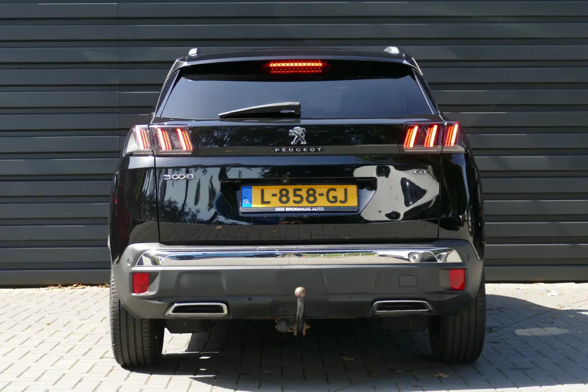1.2 PURETECH 130PK GT PACK AUTOMAAT / ALCANTARA / CAMERA V+A / TREKHAAK /19"LMV / KEYLESS / FULL-LED / MASSAGESTOEL / ELEKTR. ACHTERKLEP / NAVI / CLIMA / PDC / BLUETOOTH / ADAPT. CRUISECONTR