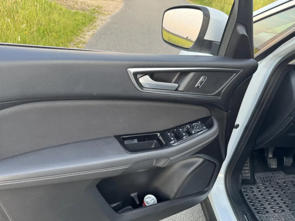 1.5 Titanium 7persoons, clima, cruise, p.sensoeren