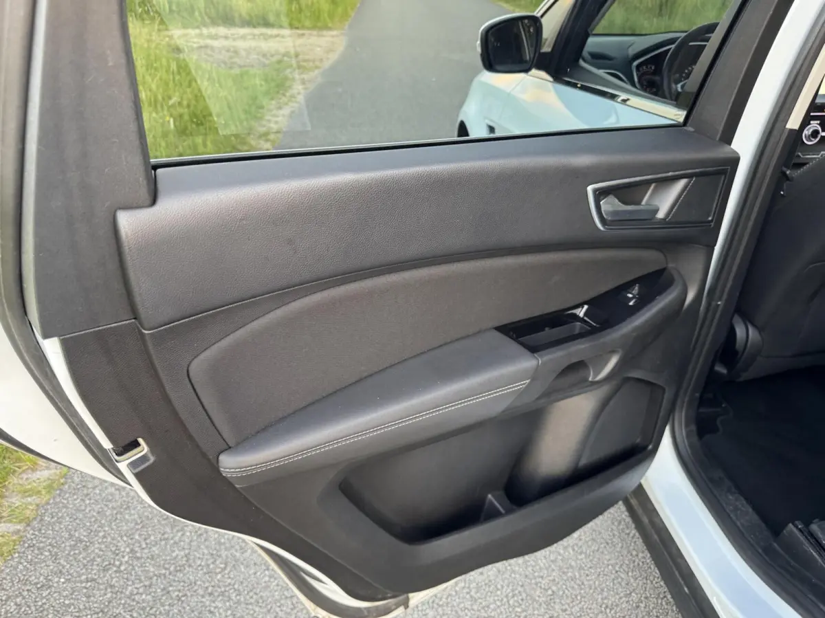 1.5 Titanium 7persoons, clima, cruise, p.sensoeren