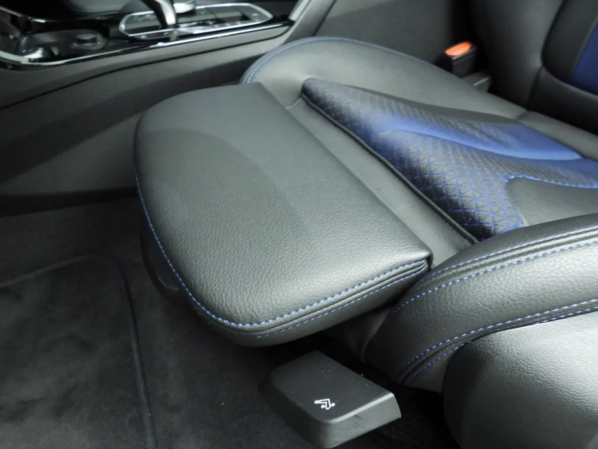 5-deurs M135i xDrive M-Sportpakket | LED | HUD | Sportstoelen | Stoelverwarming | Keyless | DAB | Hifi speakers | Alu 18 inch