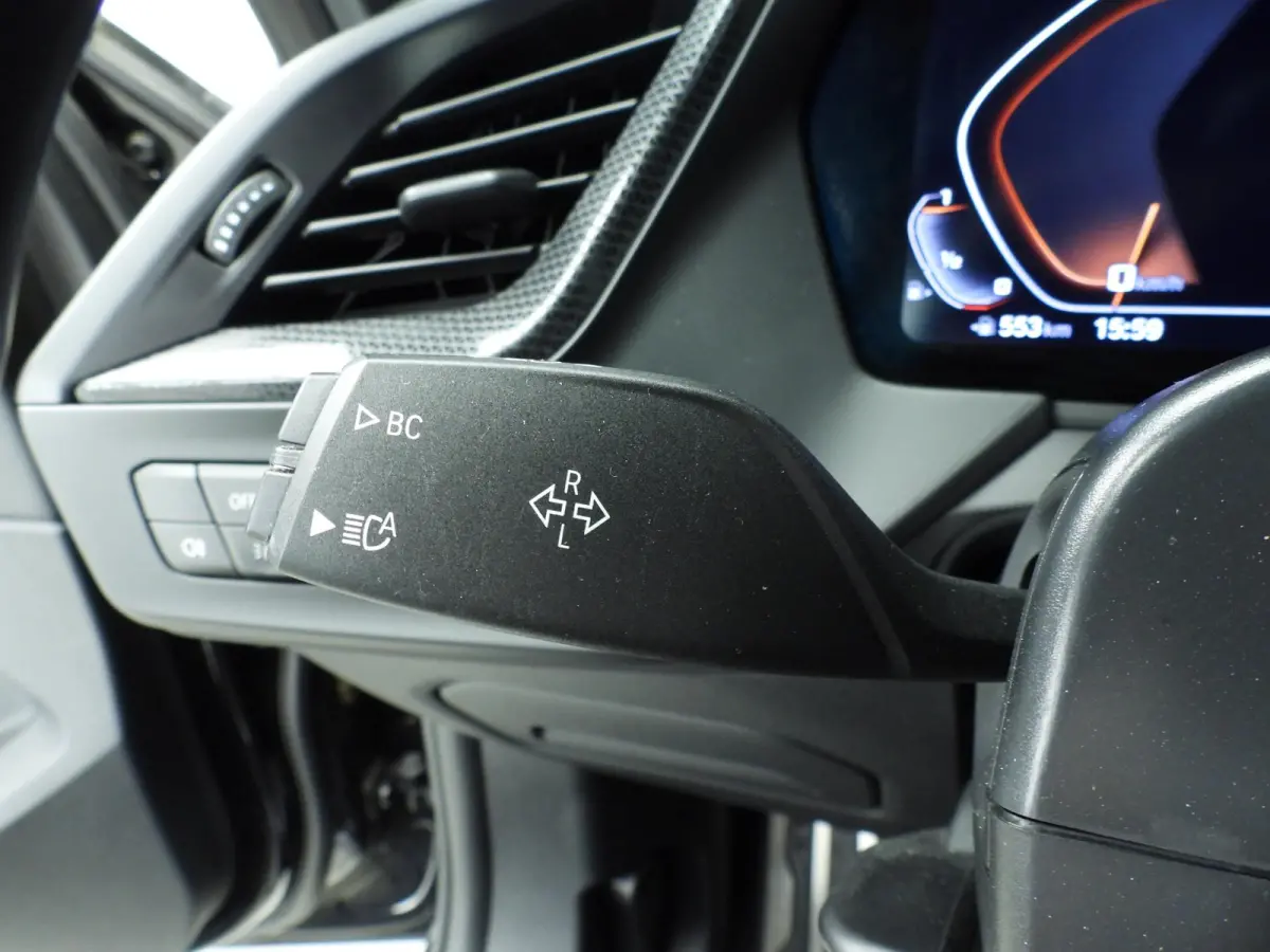 5-deurs M135i xDrive M-Sportpakket | LED | HUD | Sportstoelen | Stoelverwarming | Keyless | DAB | Hifi speakers | Alu 18 inch