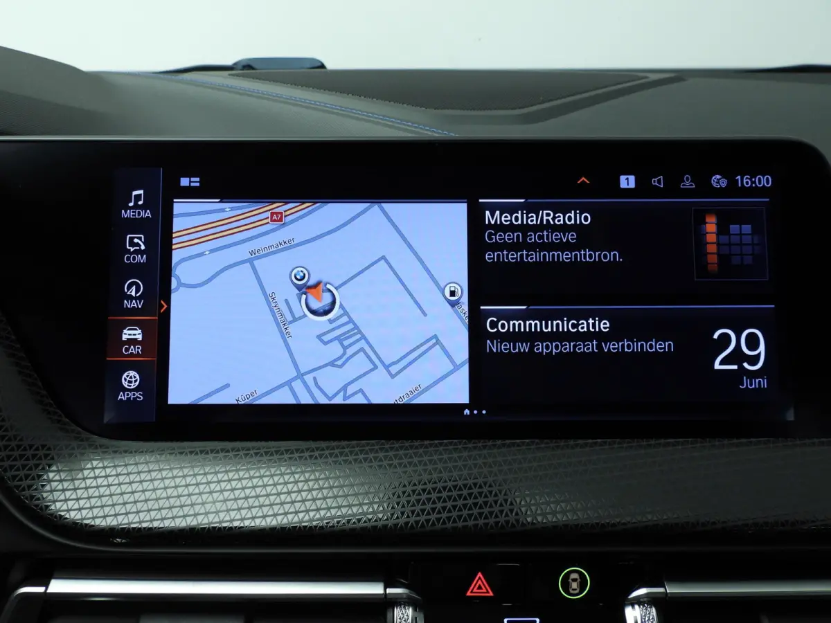 5-deurs M135i xDrive M-Sportpakket | LED | HUD | Sportstoelen | Stoelverwarming | Keyless | DAB | Hifi speakers | Alu 18 inch