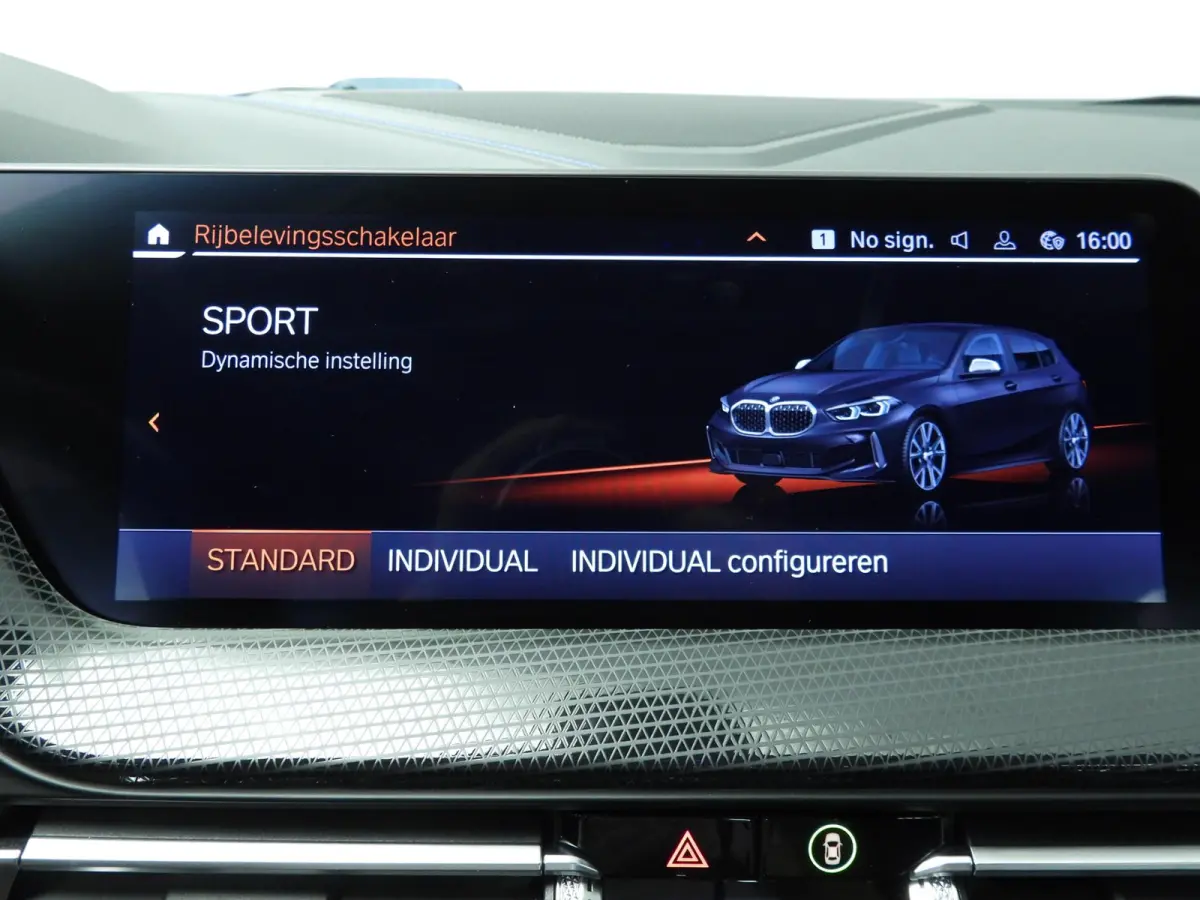 5-deurs M135i xDrive M-Sportpakket | LED | HUD | Sportstoelen | Stoelverwarming | Keyless | DAB | Hifi speakers | Alu 18 inch