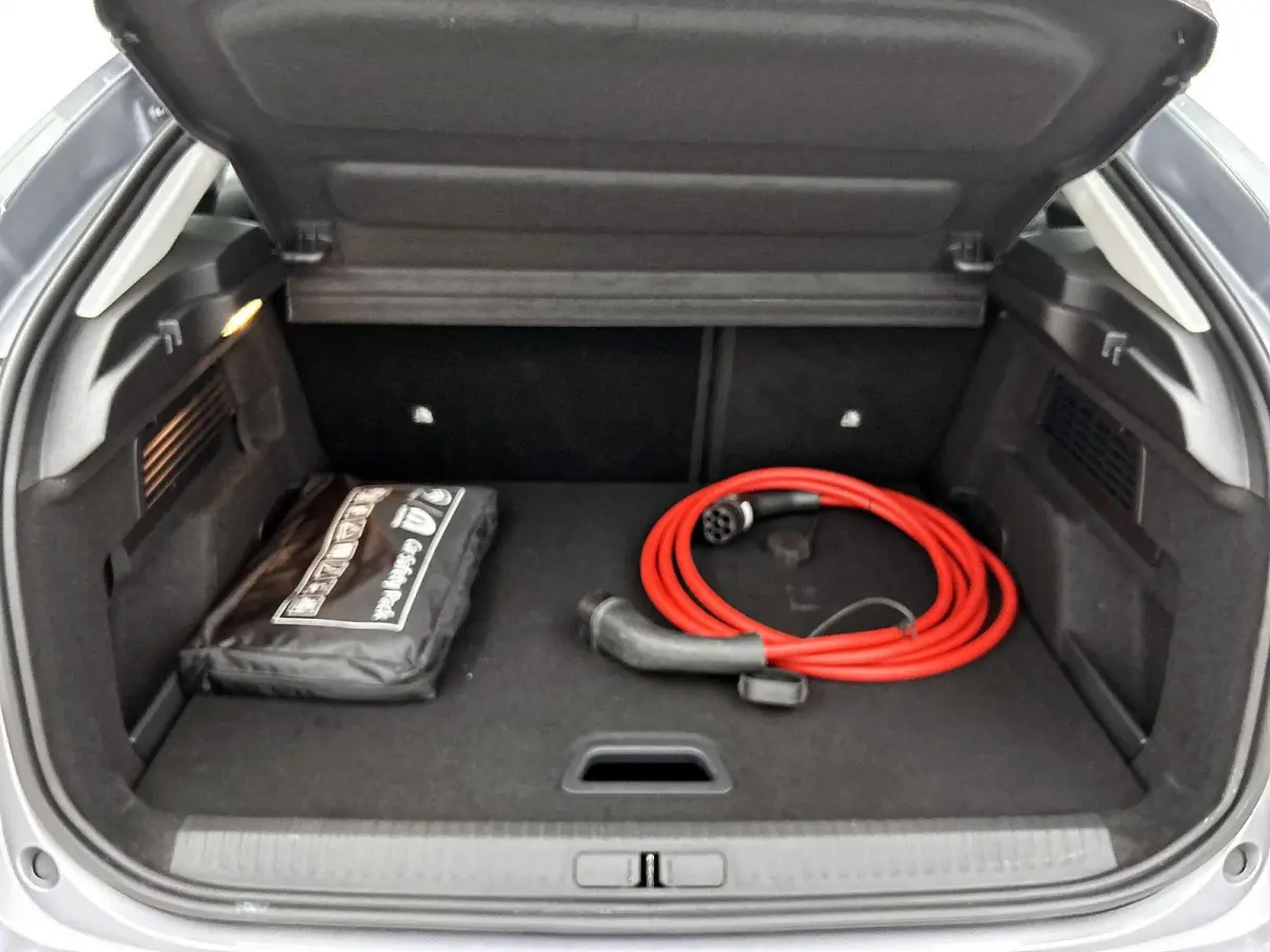 136pk You 50 kWh Automaat | Apple Carplay/Android Auto | Climate Control | Cruise Control | Camera | FASE 3 | 16"LMV | Parkeersensoren | Warmtepomp |