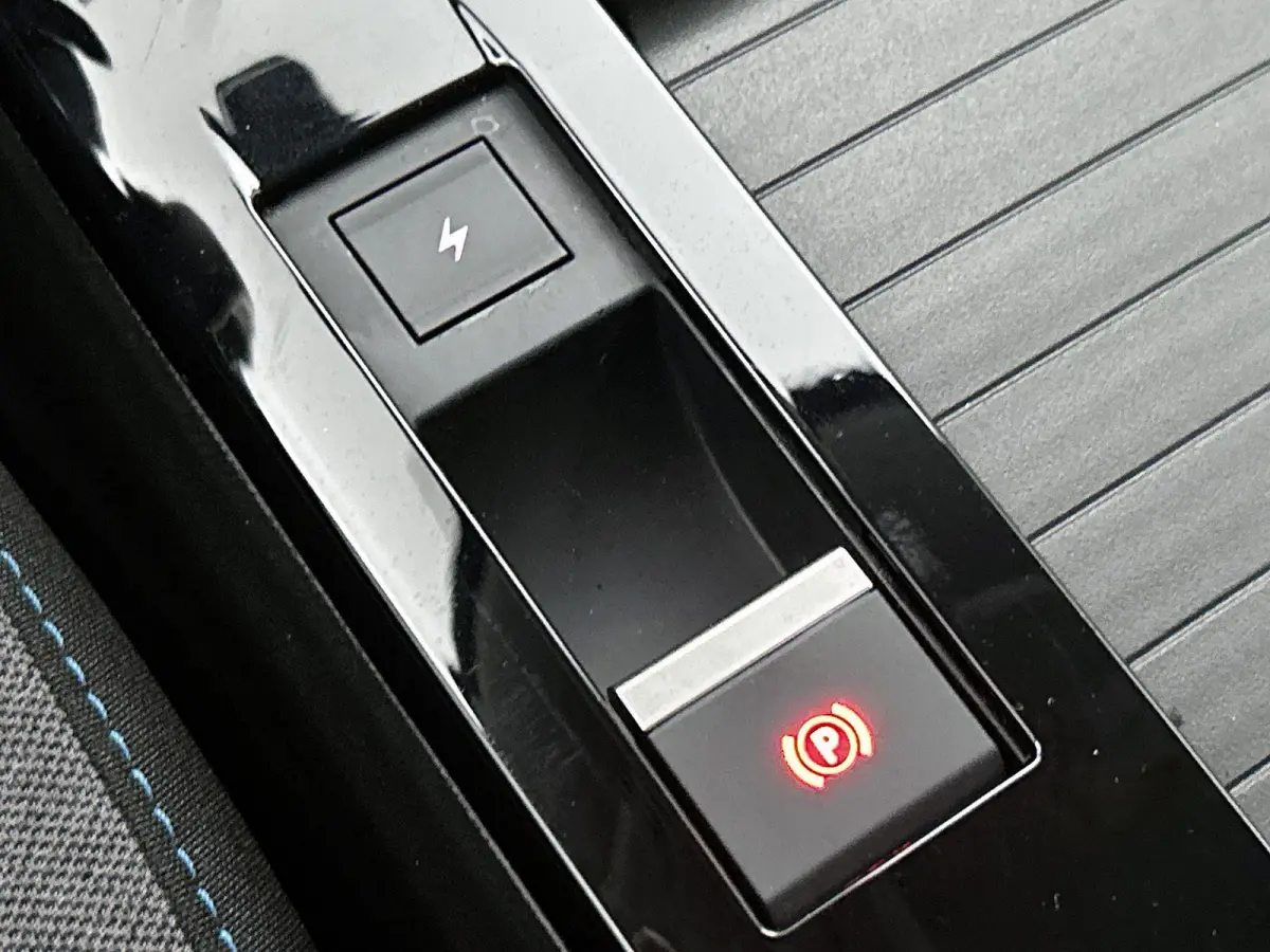 136pk You 50 kWh Automaat | Apple Carplay/Android Auto | Climate Control | Cruise Control | Camera | FASE 3 | 16"LMV | Parkeersensoren | Warmtepomp |