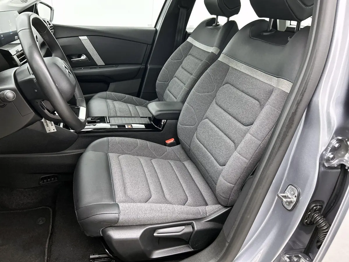136pk You 50 kWh Automaat | Apple Carplay/Android Auto | Climate Control | Cruise Control | Camera | FASE 3 | 16"LMV | Parkeersensoren | Warmtepomp |