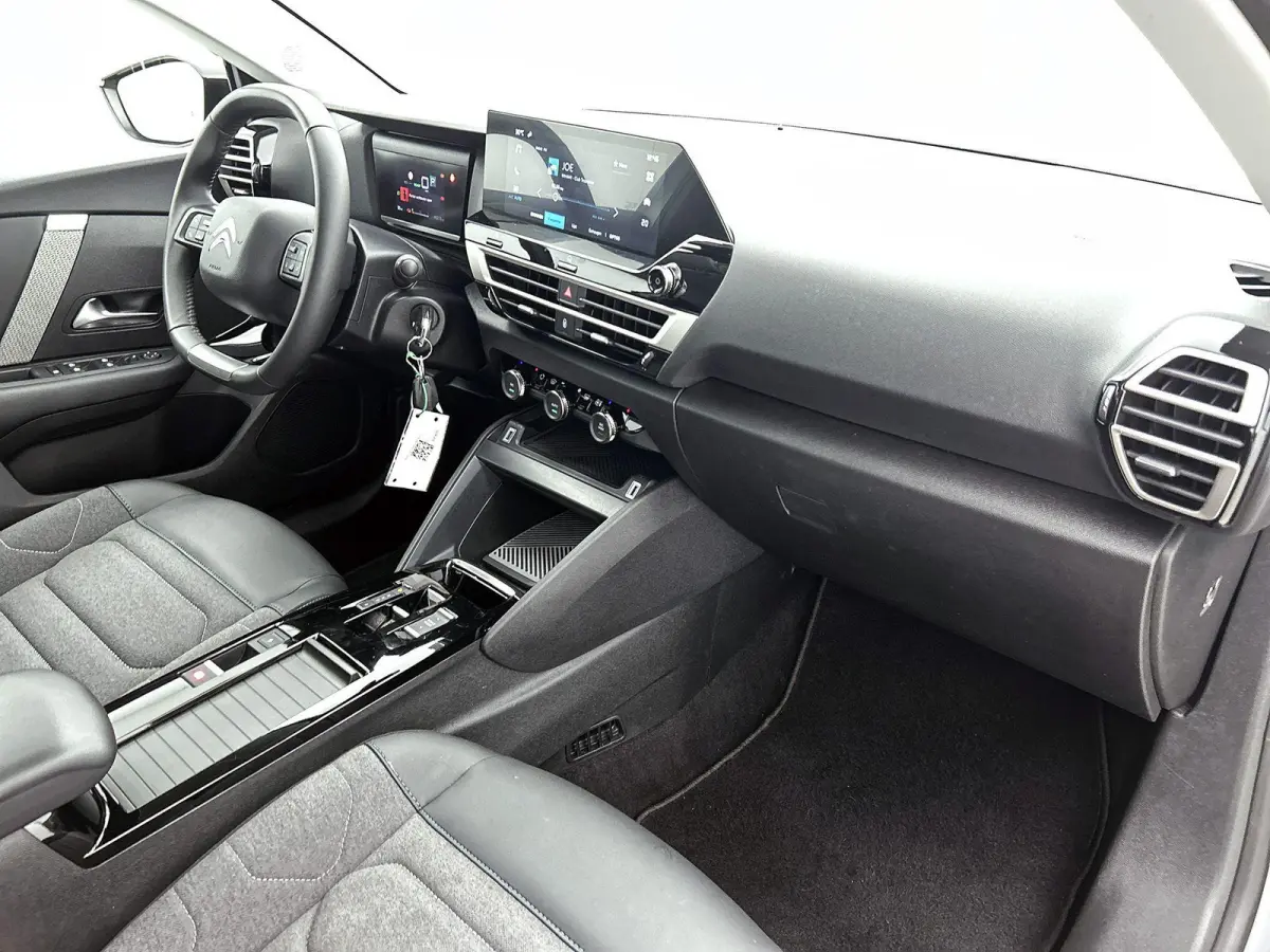 136pk You 50 kWh Automaat | Apple Carplay/Android Auto | Climate Control | Cruise Control | Camera | FASE 3 | 16"LMV | Parkeersensoren | Warmtepomp |