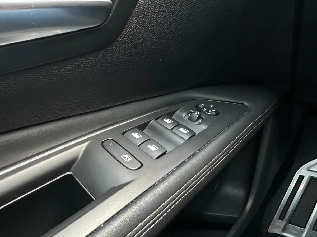 1.6 e GT Line, Automaat, Camera, CarPlay, Pano, Memory, Leder, Cruise