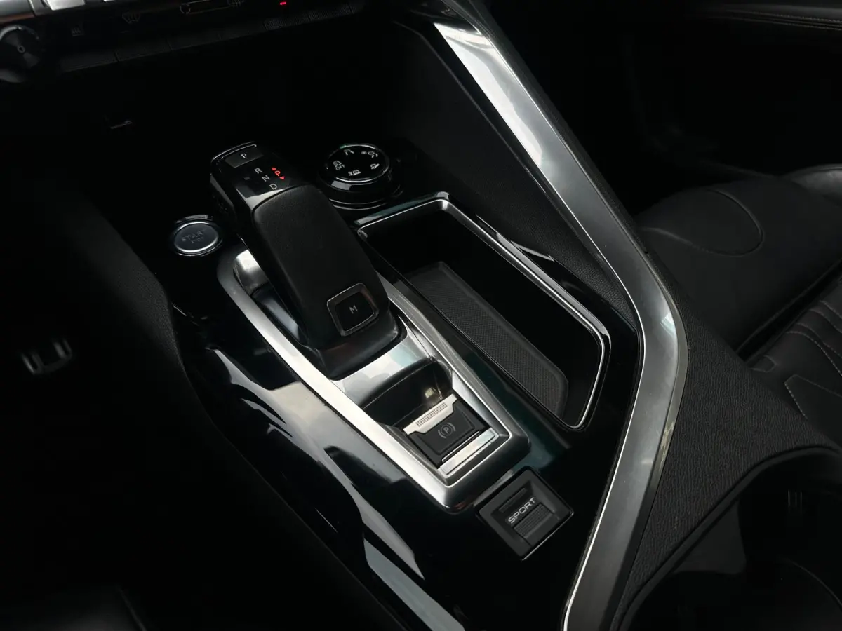 1.6 e GT Line, Automaat, Camera, CarPlay, Pano, Memory, Leder, Cruise