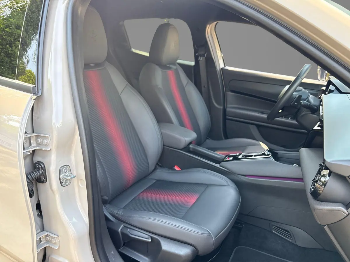 1.2 Turbo Hybrid Ibrida Speciale | Navigatie | Parkeersensoren | Camera | Apple Carplay/Android Auto | LMV 18"| Cimate Control | Cruise control |
