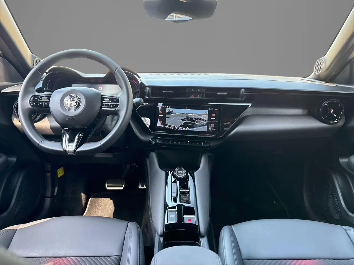1.2 Turbo Hybrid Ibrida Speciale | Navigatie | Parkeersensoren | Camera | Apple Carplay/Android Auto | LMV 18"| Cimate Control | Cruise control |
