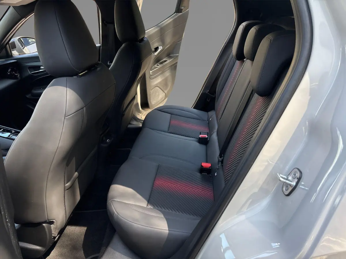 1.2 Turbo Hybrid Ibrida Speciale | Navigatie | Parkeersensoren | Camera | Apple Carplay/Android Auto | LMV 18"| Cimate Control | Cruise control |