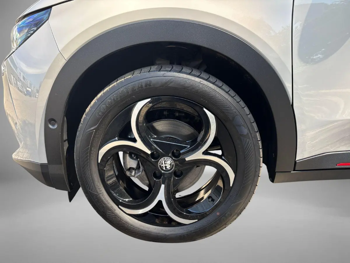 1.2 Turbo Hybrid Ibrida Speciale | Navigatie | Parkeersensoren | Camera | Apple Carplay/Android Auto | LMV 18"| Cimate Control | Cruise control |