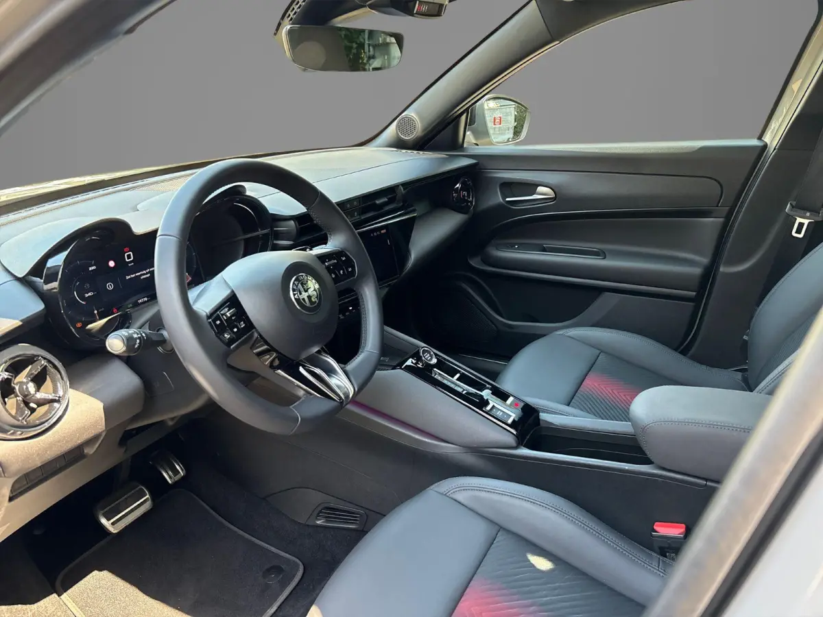 1.2 Turbo Hybrid Ibrida Speciale | Navigatie | Parkeersensoren | Camera | Apple Carplay/Android Auto | LMV 18"| Cimate Control | Cruise control |