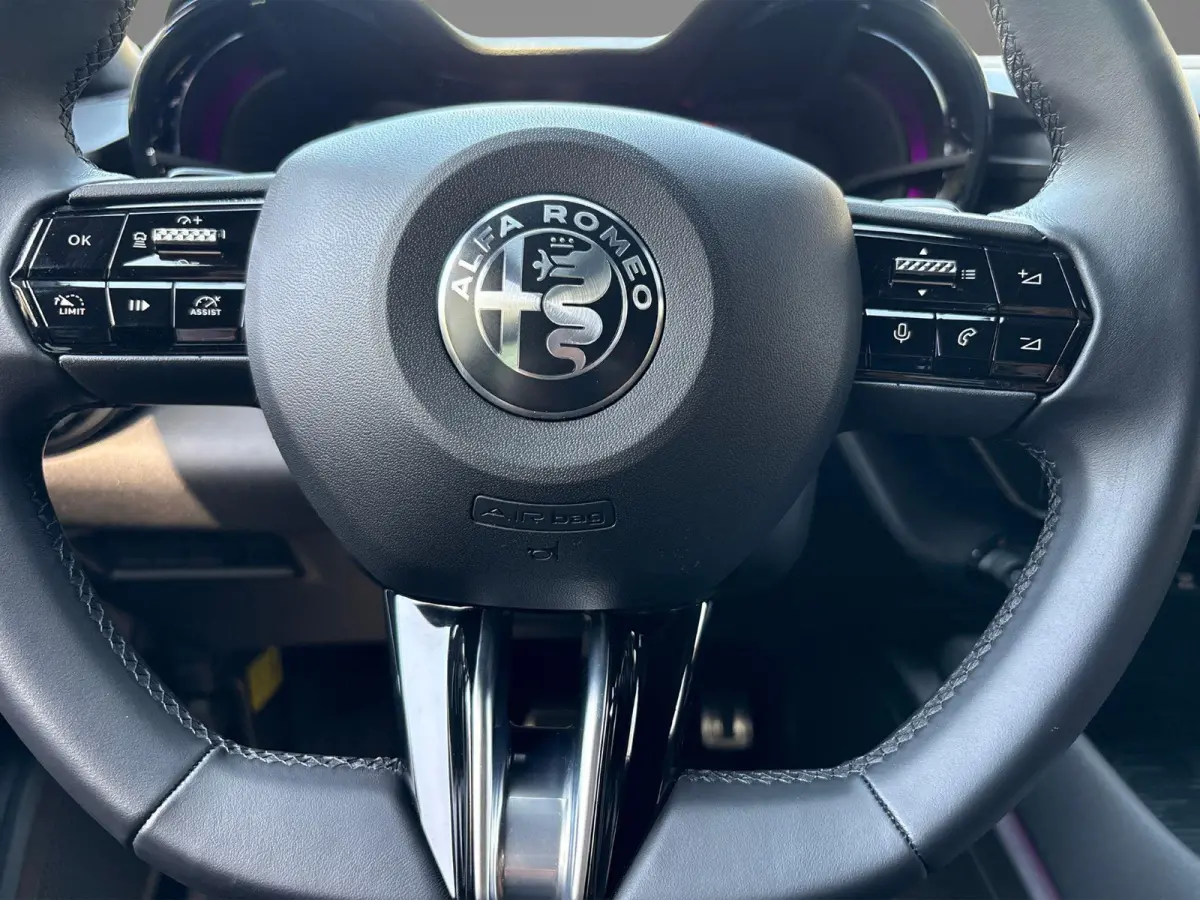 1.2 Turbo Hybrid Ibrida Speciale | Navigatie | Parkeersensoren | Camera | Apple Carplay/Android Auto | LMV 18"| Cimate Control | Cruise control |
