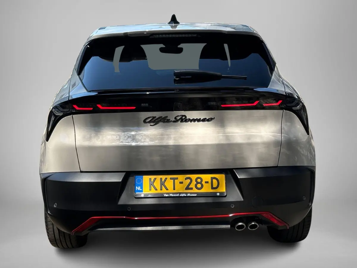 1.2 Turbo Hybrid Ibrida Speciale | Navigatie | Parkeersensoren | Camera | Apple Carplay/Android Auto | LMV 18"| Cimate Control | Cruise control |