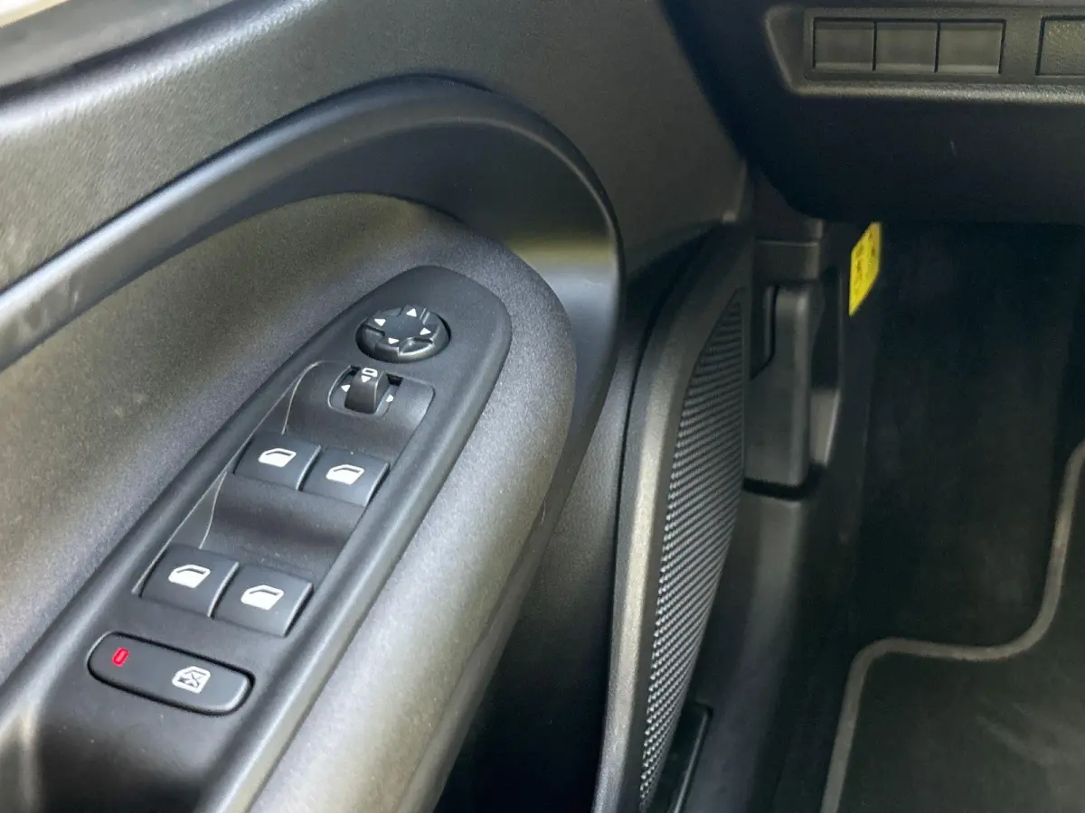 1.2 Turbo Hybrid Ibrida Speciale | Navigatie | Parkeersensoren | Camera | Apple Carplay/Android Auto | LMV 18"| Cimate Control | Cruise control |
