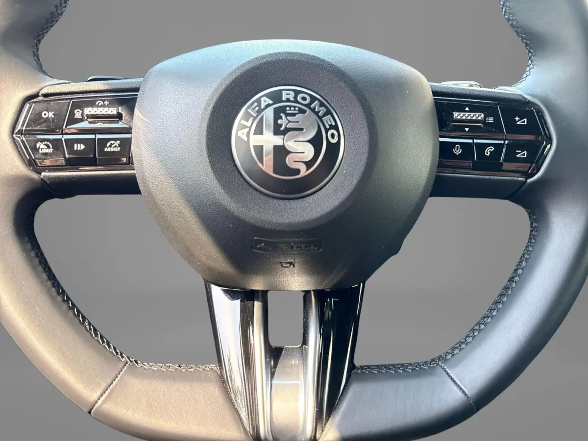 1.2 Turbo Hybrid Ibrida Speciale | Navigatie | Parkeersensoren | Camera | Apple Carplay/Android Auto | LMV 18"| Cimate Control | Cruise control |