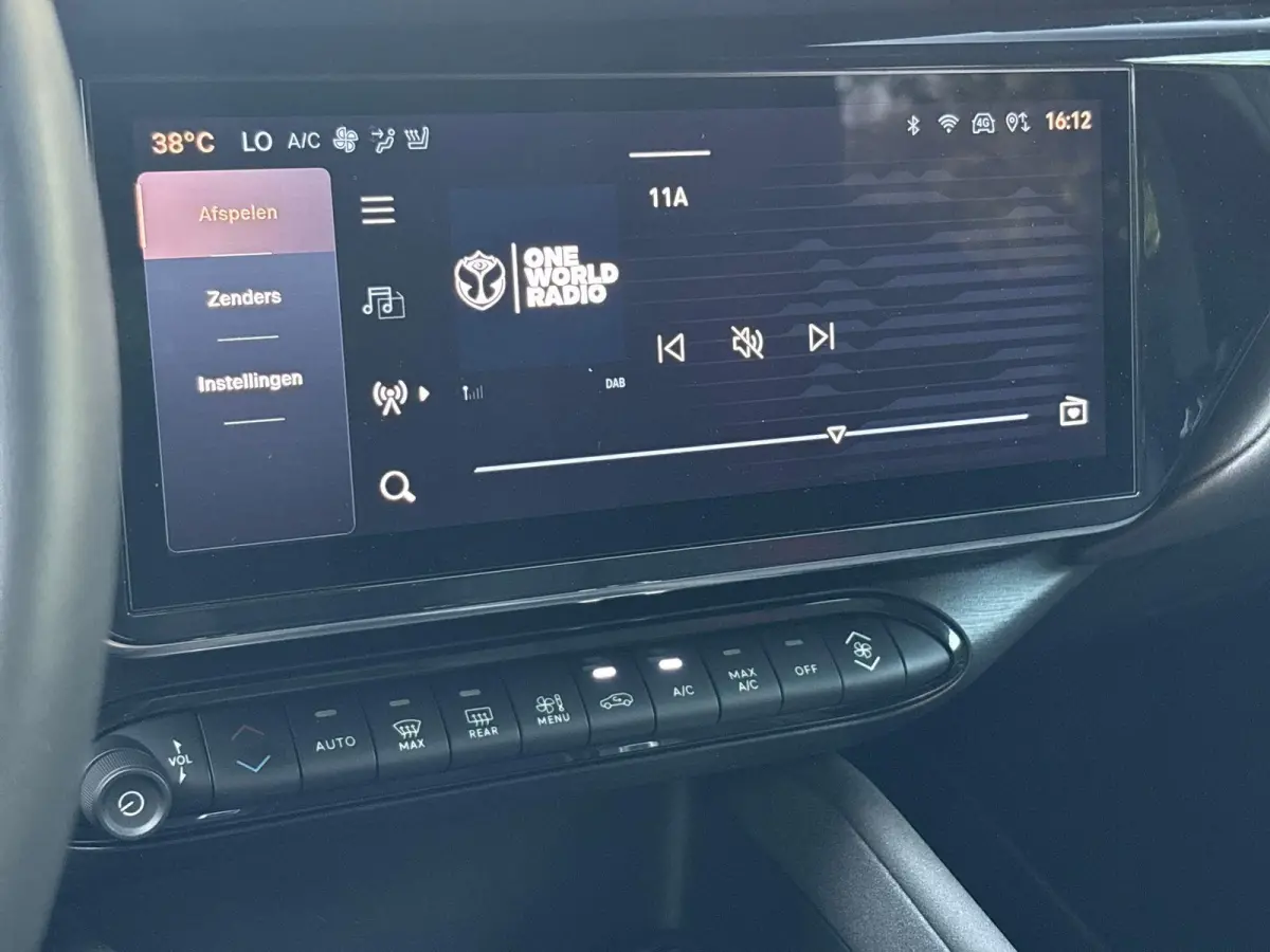 1.2 Turbo Hybrid Ibrida Speciale | Navigatie | Parkeersensoren | Camera | Apple Carplay/Android Auto | LMV 18"| Cimate Control | Cruise control |