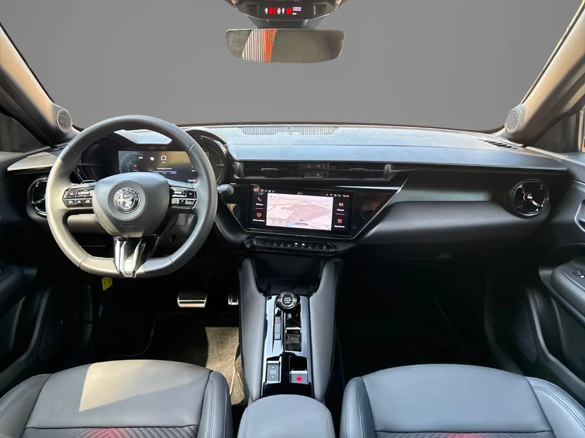 1.2 Turbo Hybrid Ibrida Speciale | Navigatie | Parkeersensoren | Camera | Apple Carplay/Android Auto | LMV 18"| Cimate Control | Cruise control |