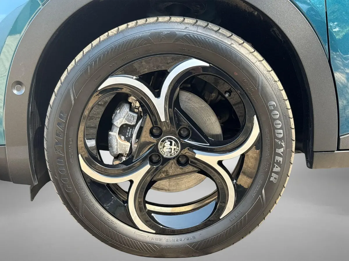 1.2 Turbo Hybrid Ibrida Speciale | Navigatie | Parkeersensoren | Camera | Apple Carplay/Android Auto | LMV 18"| Cimate Control | Cruise control |