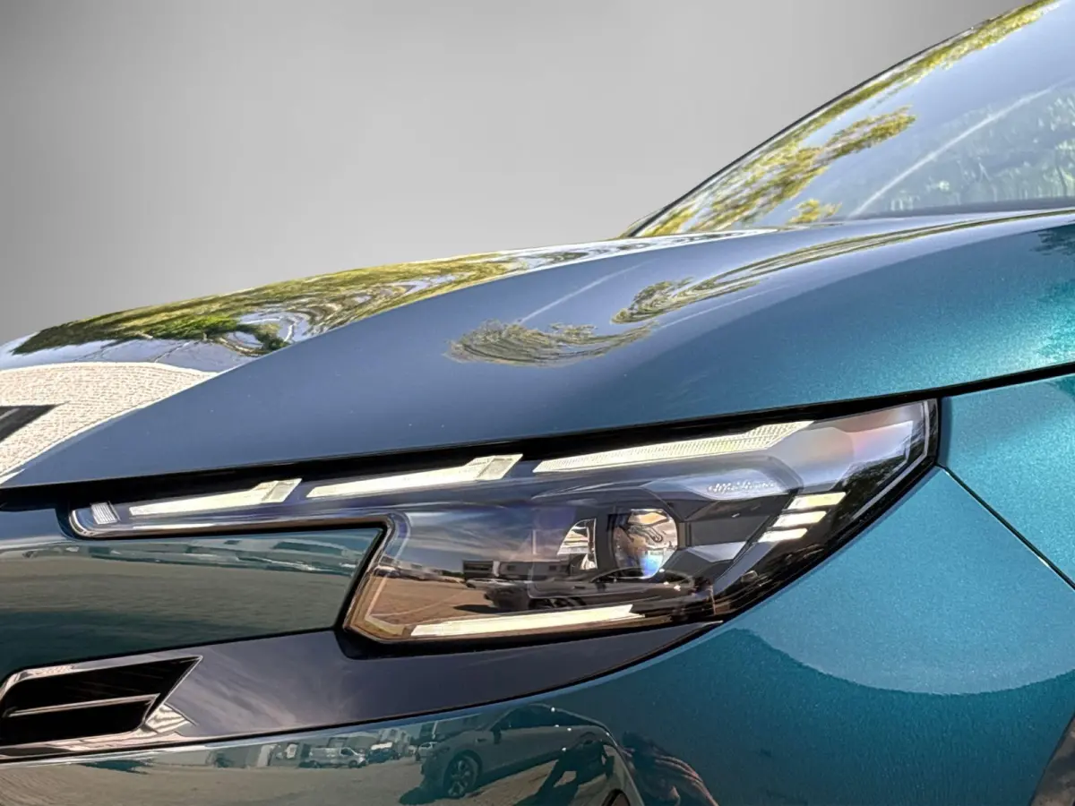 1.2 Turbo Hybrid Ibrida Speciale | Navigatie | Parkeersensoren | Camera | Apple Carplay/Android Auto | LMV 18"| Cimate Control | Cruise control |
