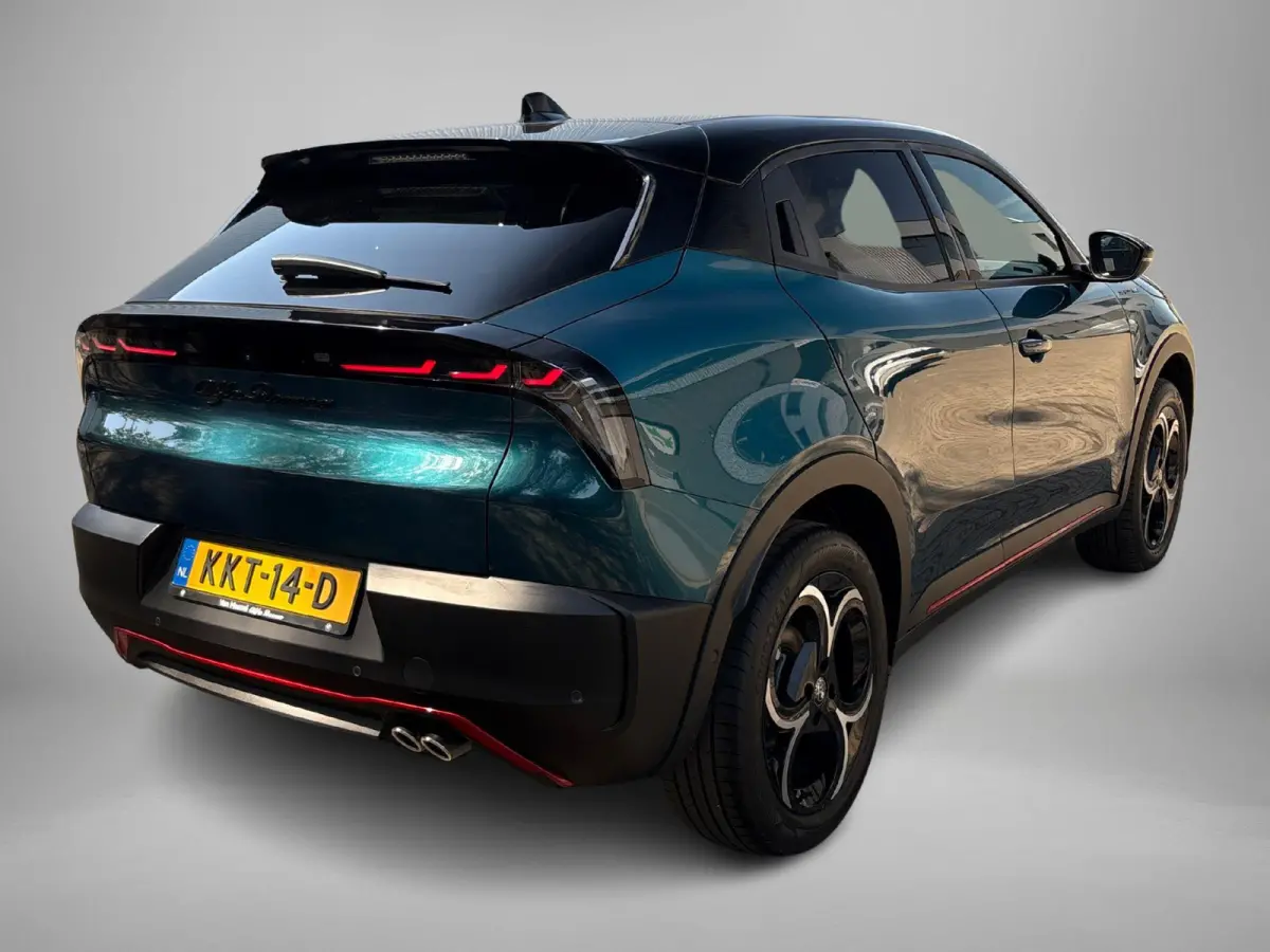 1.2 Turbo Hybrid Ibrida Speciale | Navigatie | Parkeersensoren | Camera | Apple Carplay/Android Auto | LMV 18"| Cimate Control | Cruise control |