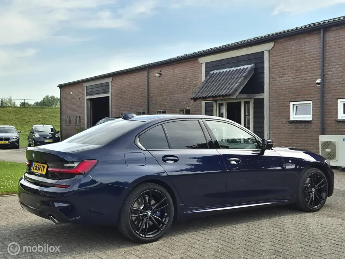 320e Business Edition Plus I Adap Cruise I Camera I Head-up I M-Sport I Tansanitblau I