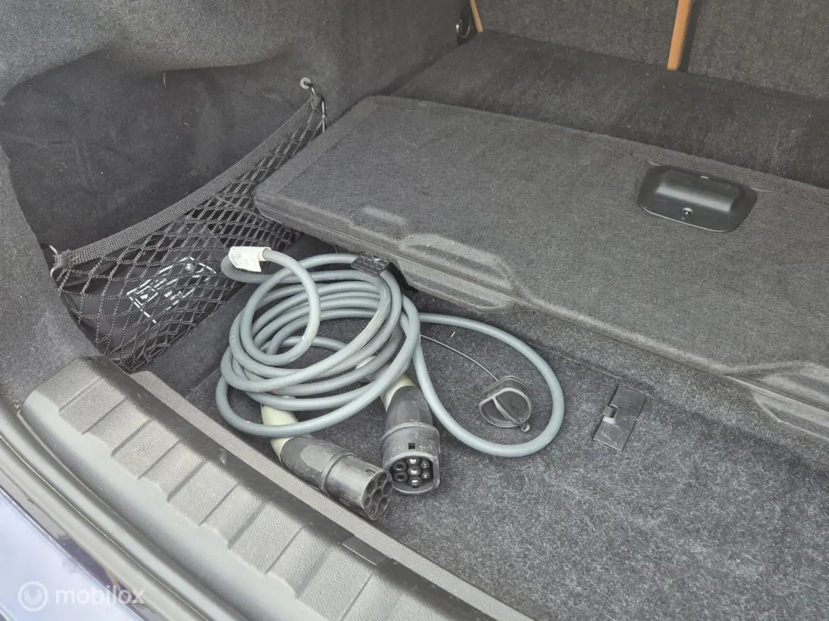 320e Business Edition Plus I Adap Cruise I Camera I Head-up I M-Sport I Tansanitblau I