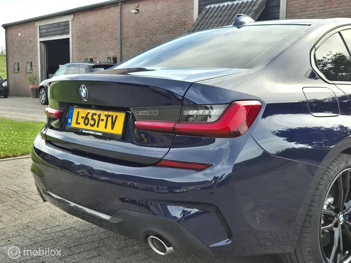 320e Business Edition Plus I Adap Cruise I Camera I Head-up I M-Sport I Tansanitblau I