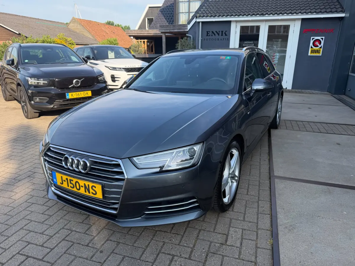 1.4 TFSI Design Pro Line Plus S-Line / Camera / Virtual / Keyless / Lane Side Assist.