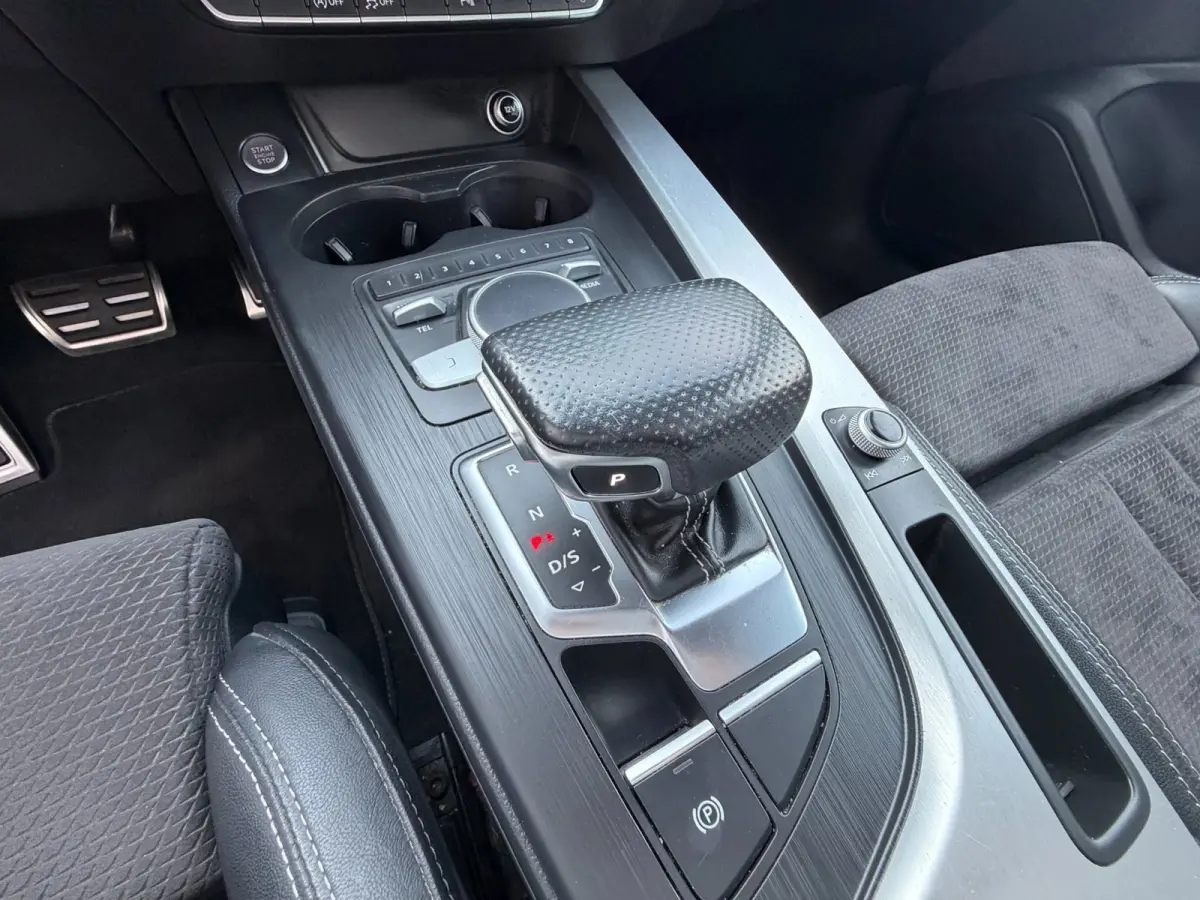 1.4 TFSI Design Pro Line Plus S-Line / Camera / Virtual / Keyless / Lane Side Assist.