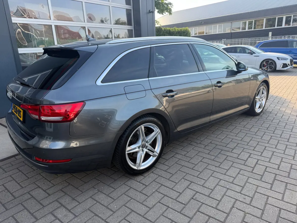 1.4 TFSI Design Pro Line Plus S-Line / Camera / Virtual / Keyless / Lane Side Assist.