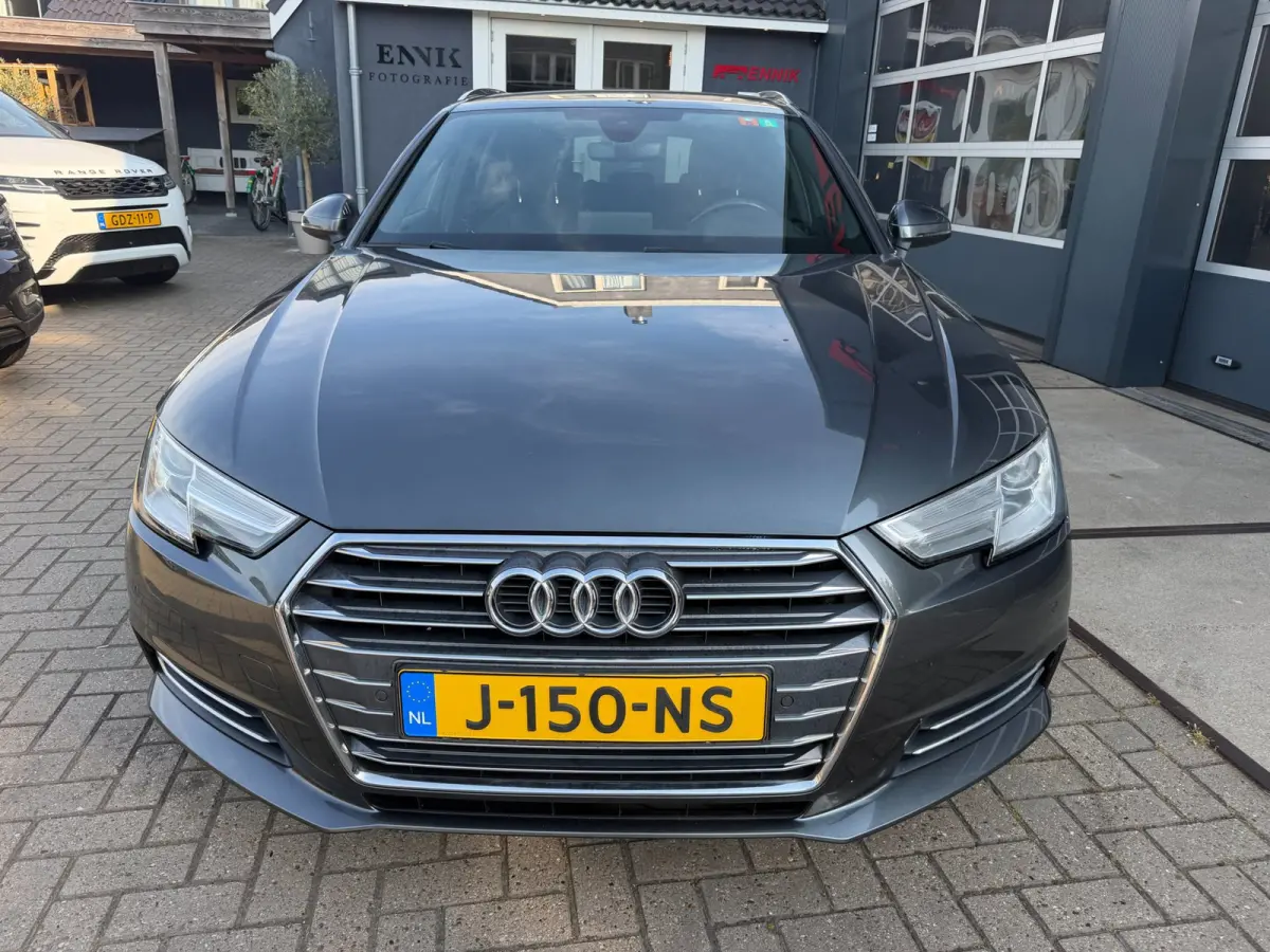 1.4 TFSI Design Pro Line Plus S-Line / Camera / Virtual / Keyless / Lane Side Assist.